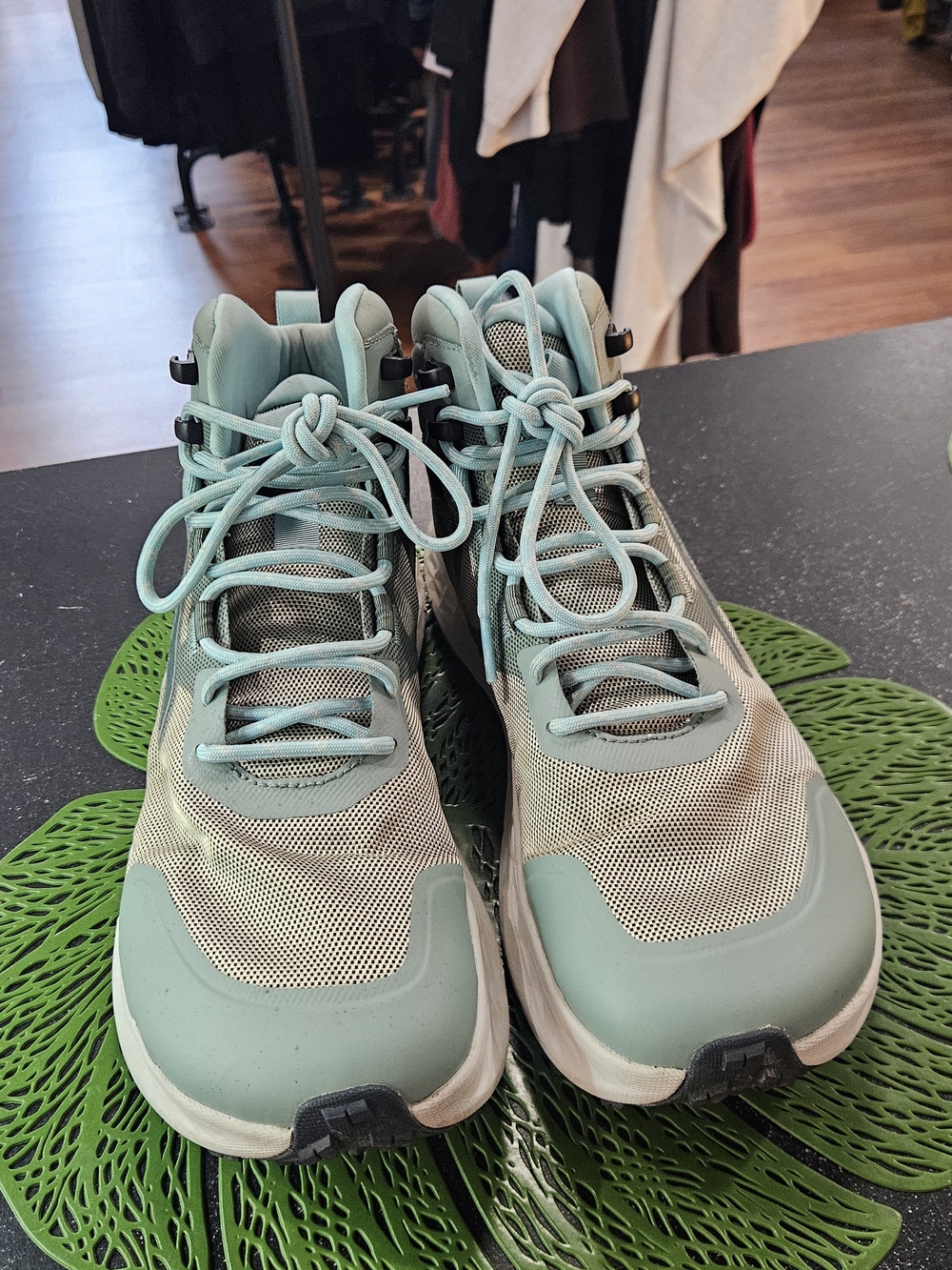 Altra Timp Mid-Top Hiking Boots - Picture 3 of 6